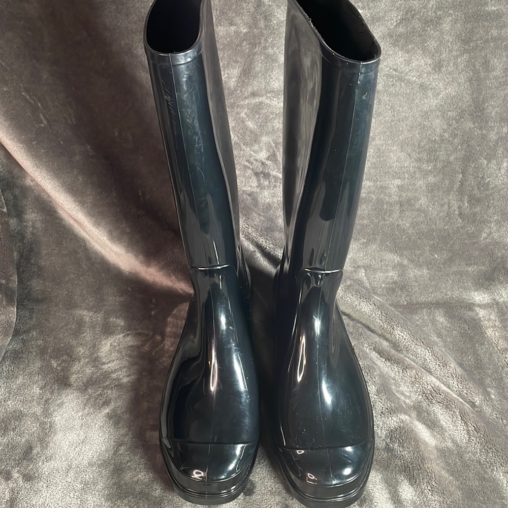 Rain Boots Slim Fit Women’s Size 11